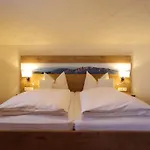 Guest house Gaestehaus Heimgarten 4*