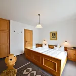 希姆加登宾馆 4*